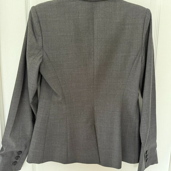 Theory Blazer Classic Grey 2 Button Size 6 - Picture 6 of 6